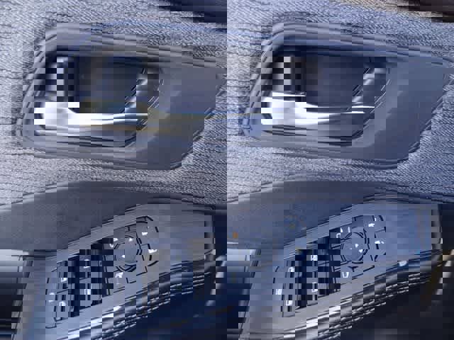 Used 2023 Nissan Rogue SV image 13