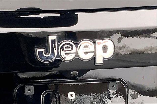 Used 2023 Jeep Renegade Latitude w/ Premium Group image 10