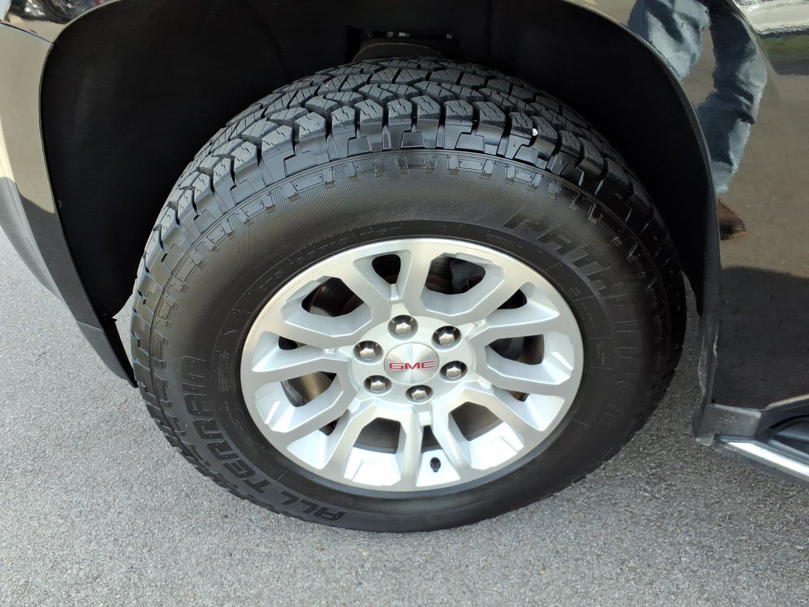 Used 2019 GMC Yukon XL SLT image 9