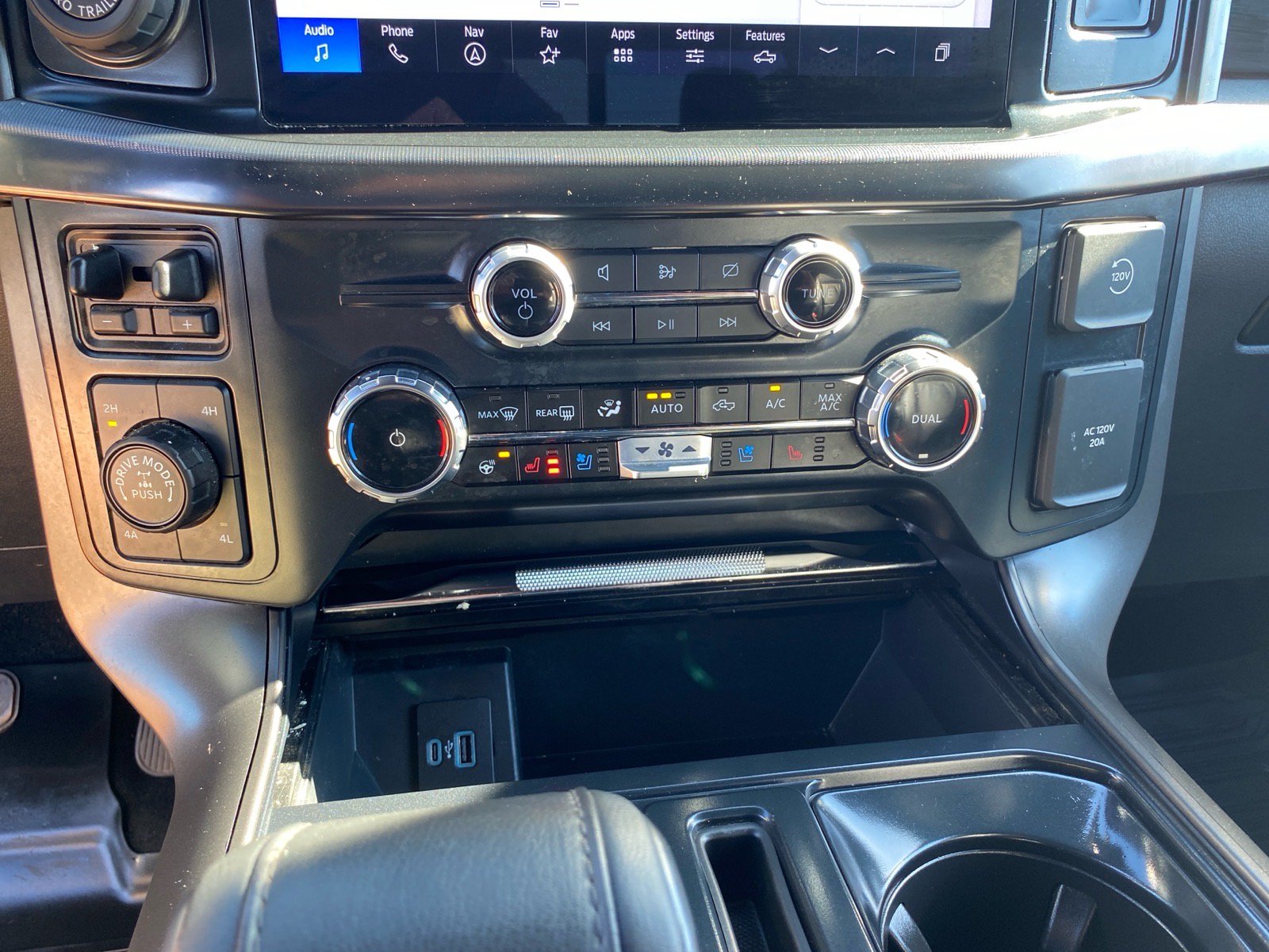 Certified 2024 Ford F150 Lariat w/ FX4 Off-Road Package AWD/4WD image 23