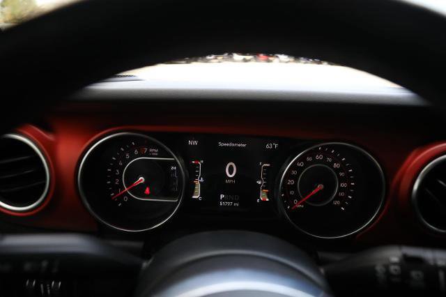 Used 2020 Jeep Wrangler Unlimited Rubicon w/ Dual Top Group AWD/4WD image 38