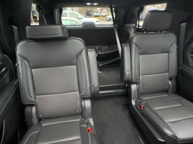 Used 2023 GMC Yukon Denali w/ Denali Reserve Package image 30