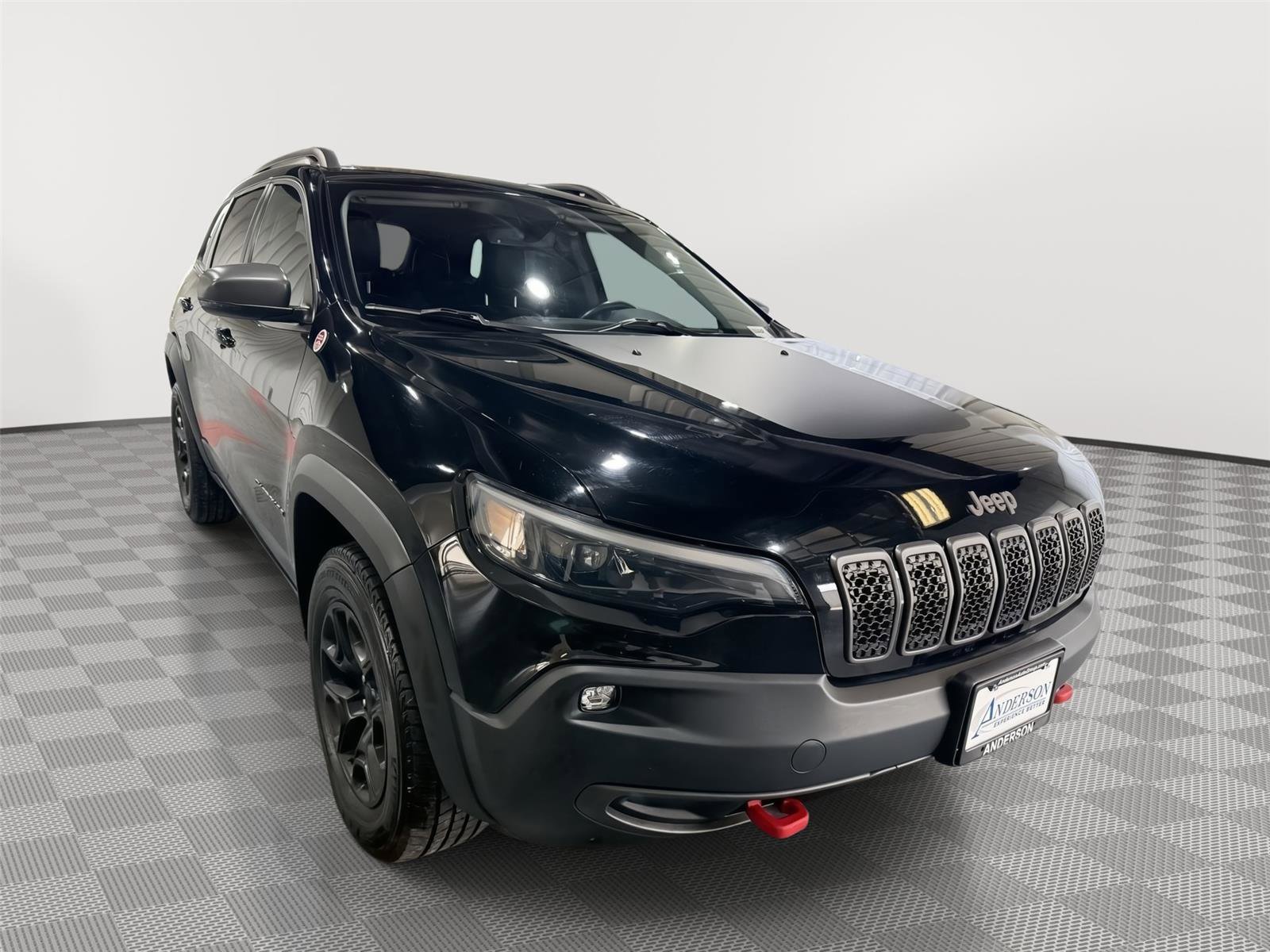 Used 2019 Jeep Cherokee Trailhawk AWD/4WD image 5