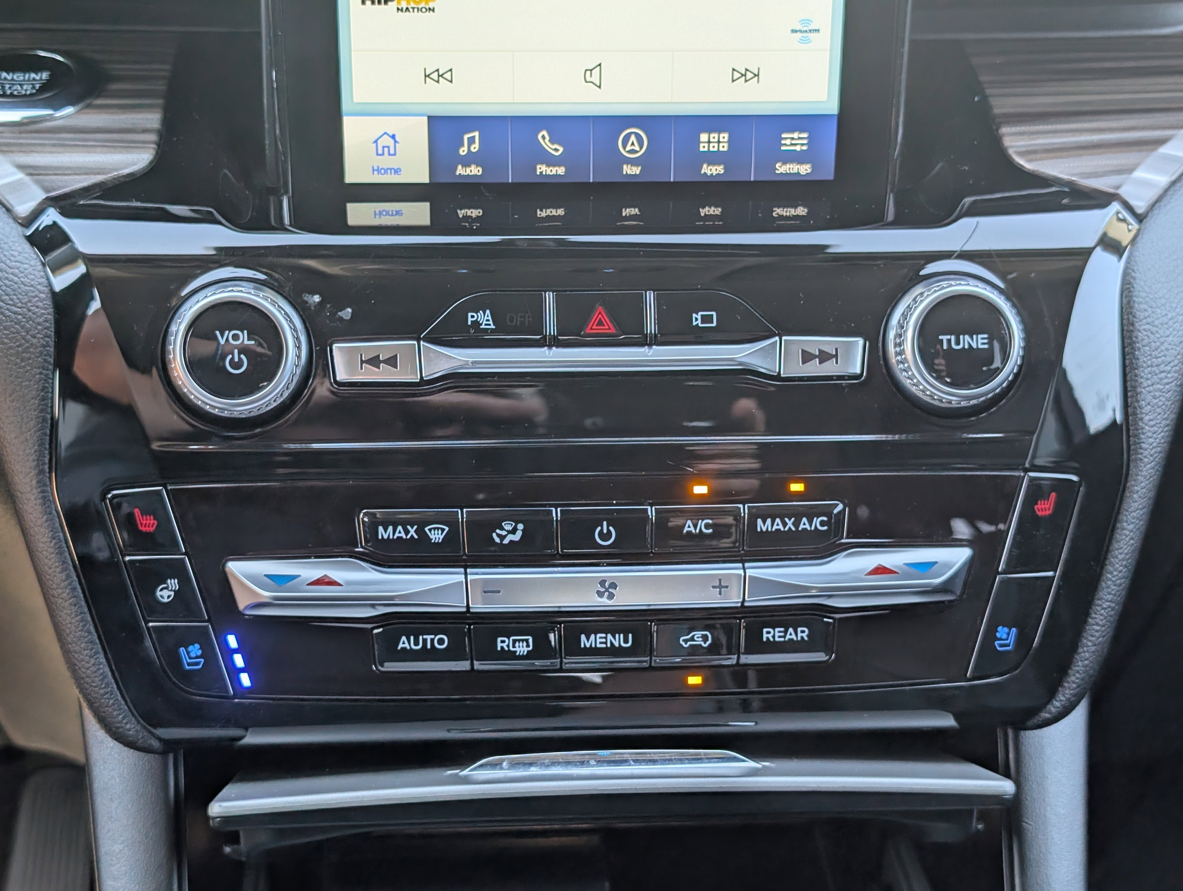 Certified 2022 Ford Explorer Limited w/ Limited Technology Package AWD/4WD image 31