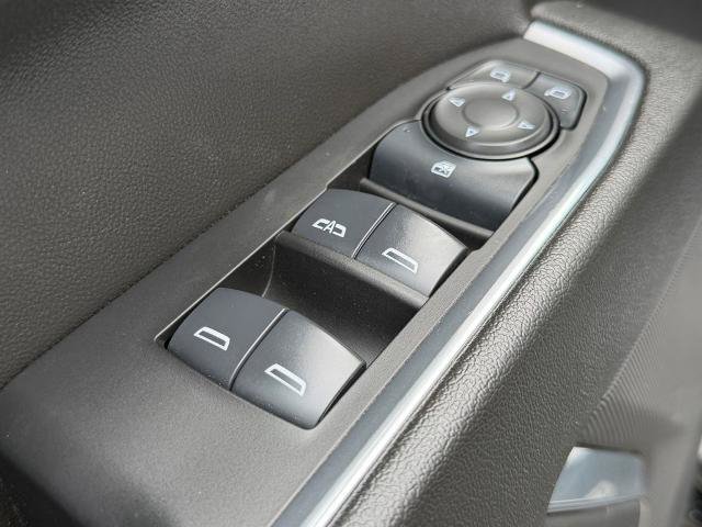 Used 2025 Chevrolet Silverado 1500 LT AWD/4WD image 8