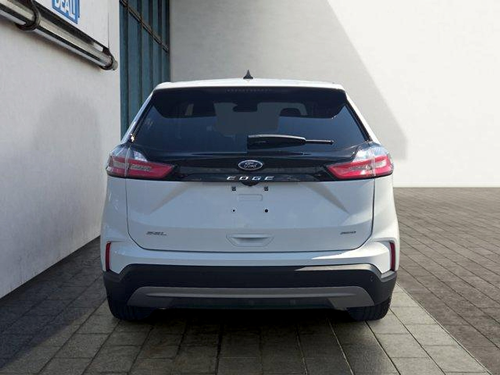 Certified 2024 Ford Edge SEL w/ Convenience Package AWD/4WD image 4