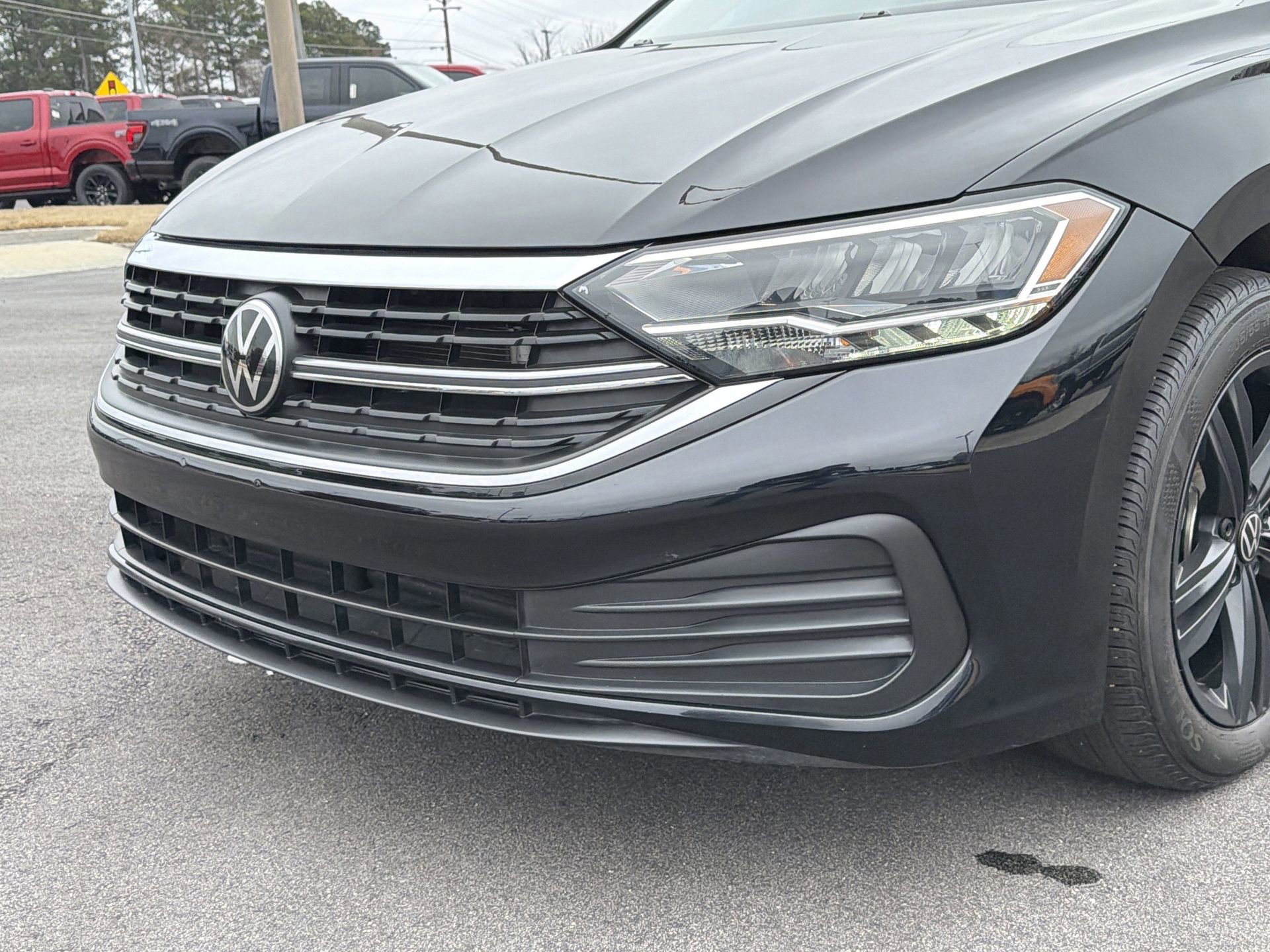 Used 2024 Volkswagen Jetta SE w/ Panoramic Sunroof Package image 32