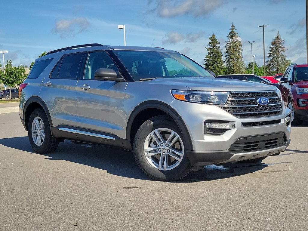 Certified 2024 Ford Explorer XLT w/ Equipment Group 202A AWD/4WD image 36