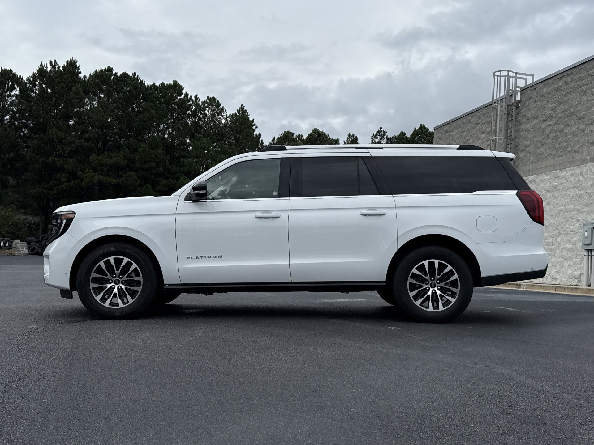 Certified 2025 Ford Expedition Max Platinum AWD/4WD image 22
