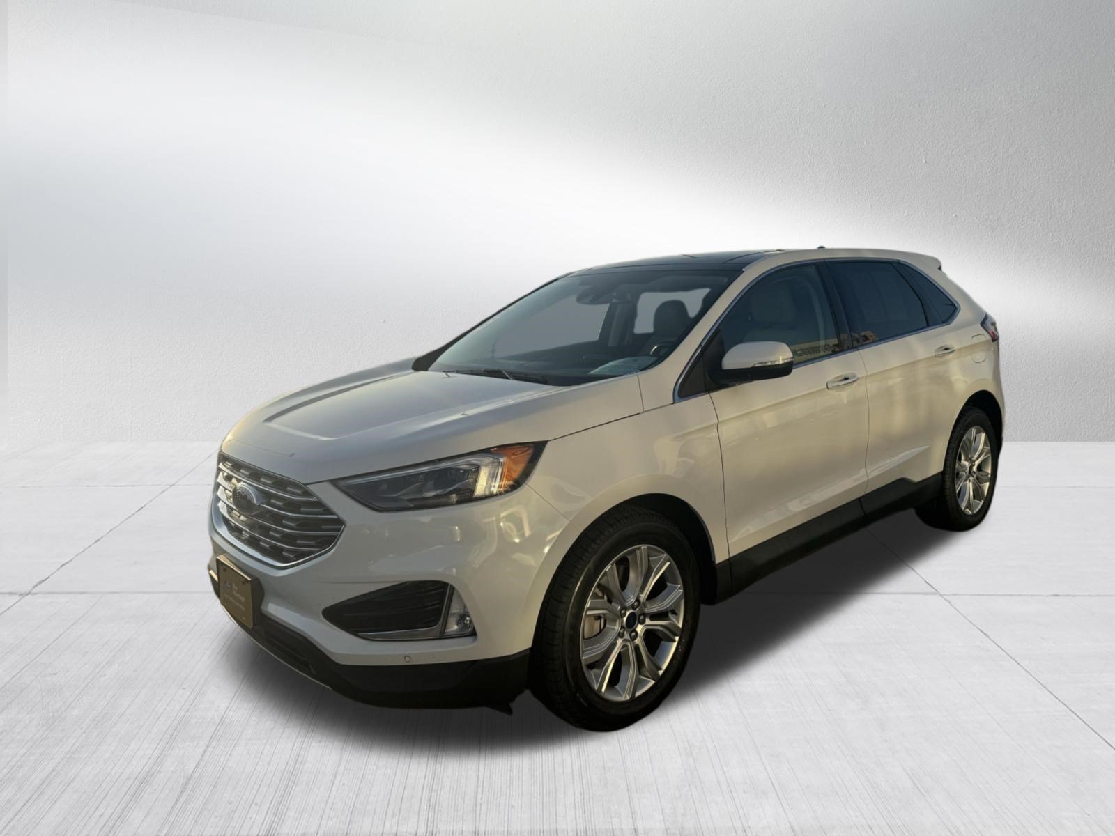 Certified 2022 Ford Edge Titanium w/ Equipment Group 301A AWD/4WD image 3