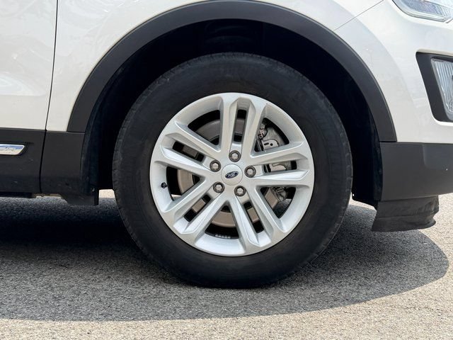 Certified 2017 Ford Explorer XLT w/ Equipment Group 202A FWD image 29