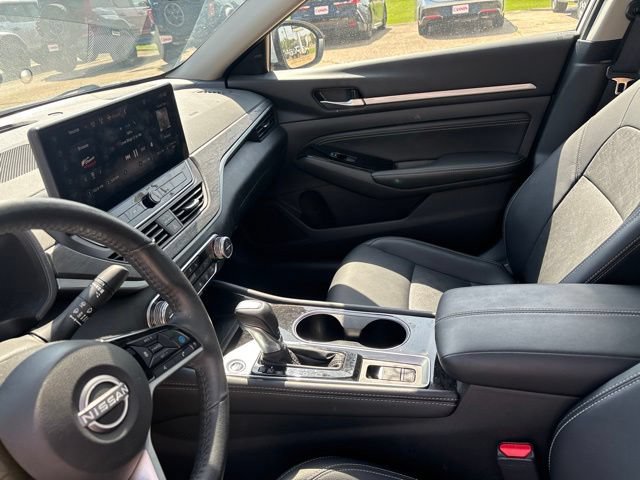 Used 2023 Nissan Altima 2.5 SL FWD image 14