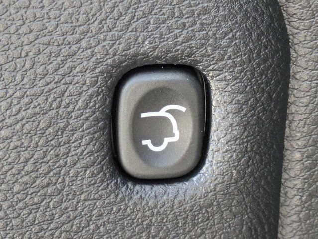 Used 2022 Jeep Grand Cherokee Laredo X RWD image 16