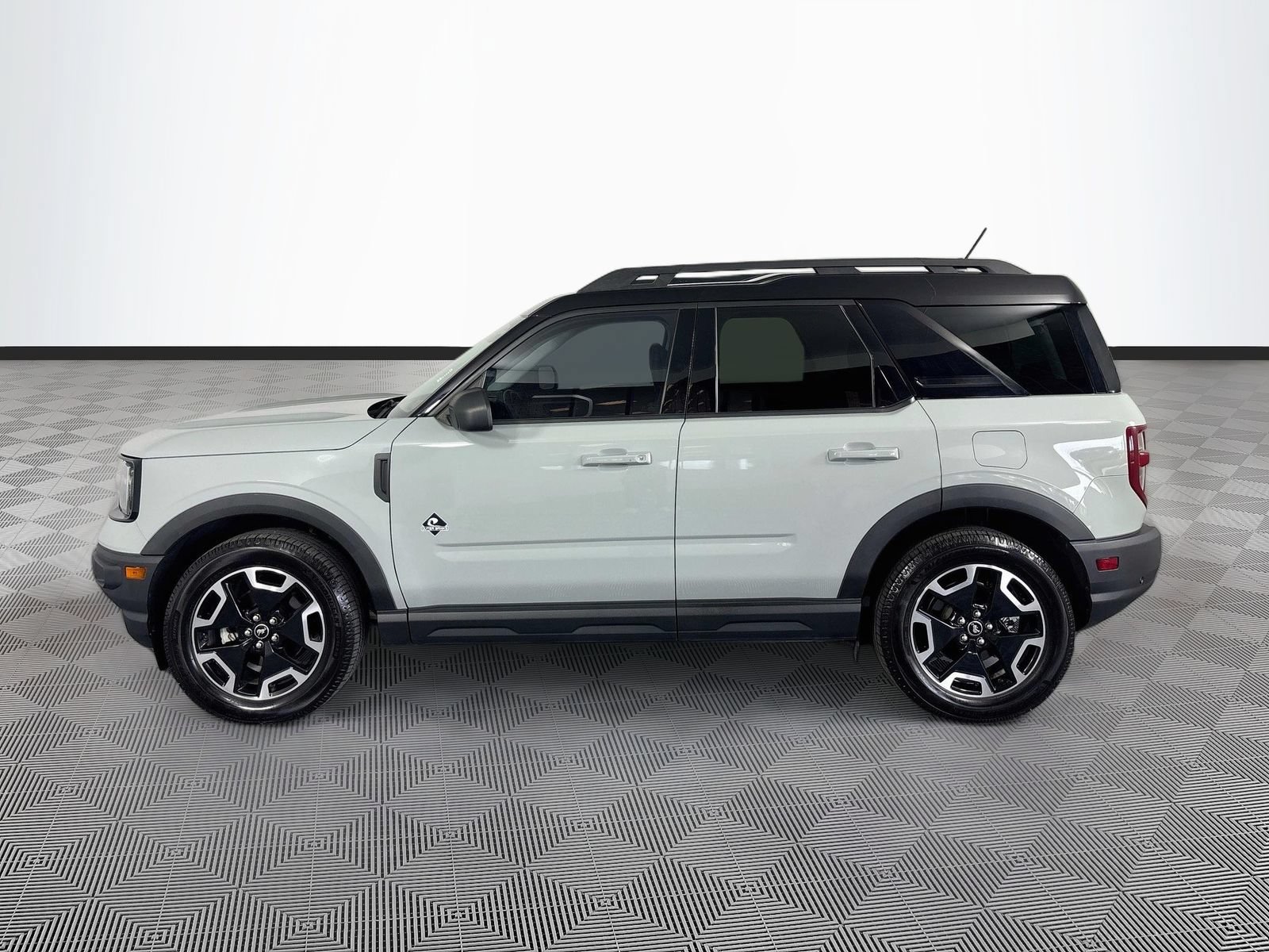 Certified 2022 Ford Bronco Sport Outer Banks w/ Tech Package AWD/4WD image 4