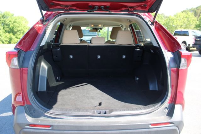 Used 2019 Toyota RAV4 LE w/ Carpet Mat Package AWD/4WD image 21
