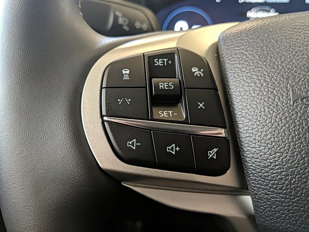 Certified 2025 Ford Explorer Active image 18