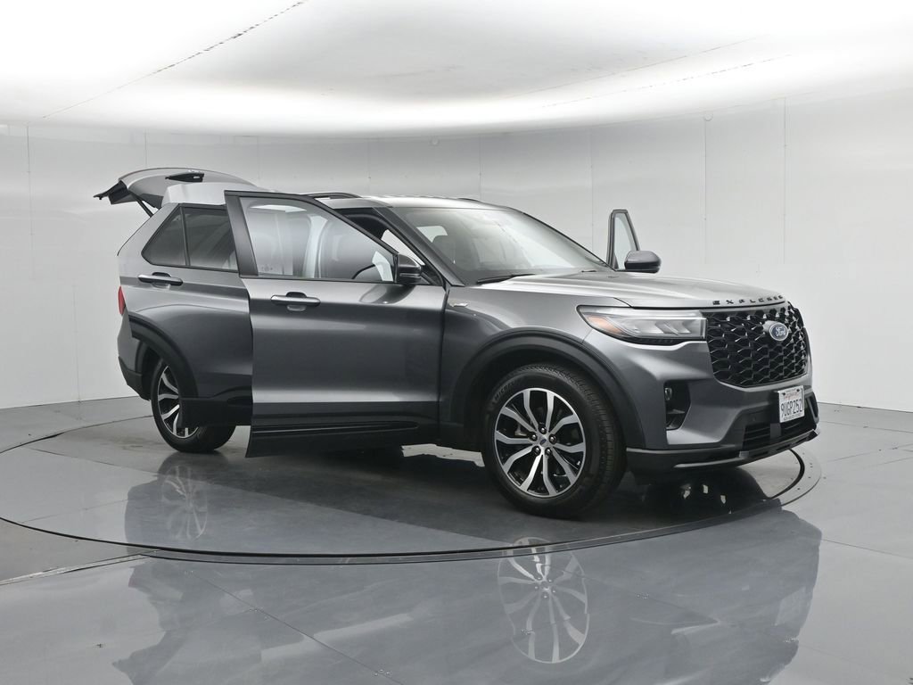 Certified 2025 Ford Explorer ST-Line RWD image 38