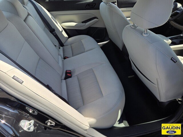 Used 2025 Nissan Altima 2.5 SV FWD image 15