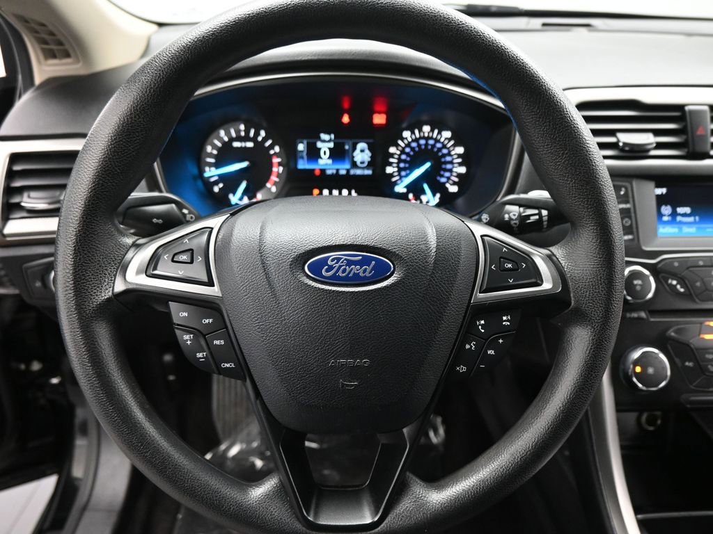 Certified 2017 Ford Fusion SE image 12