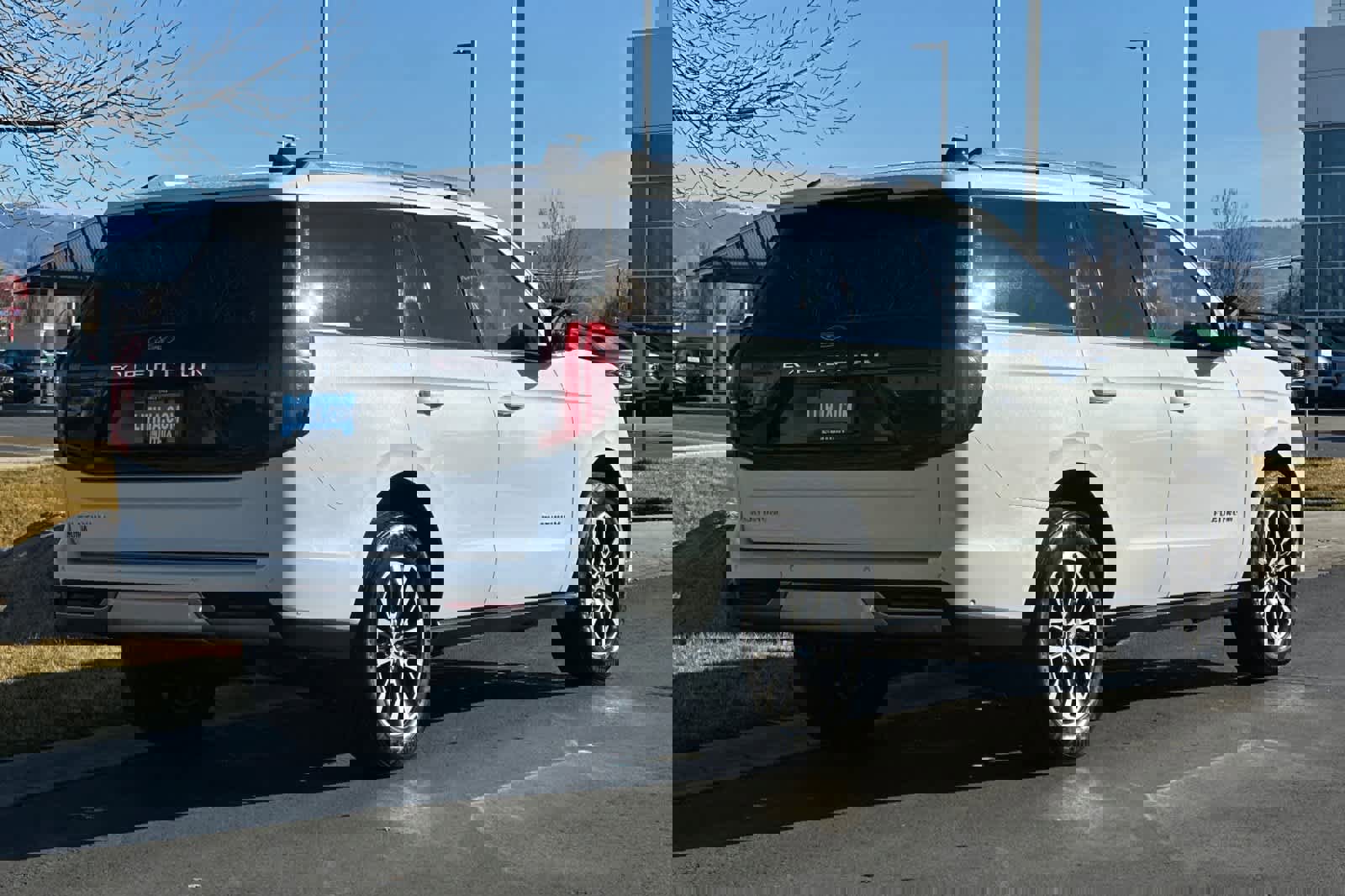 Certified 2025 Ford Expedition Platinum image 5