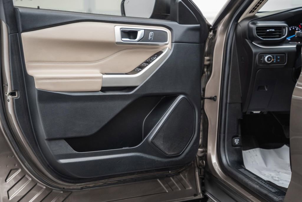 Certified 2021 Ford Explorer XLT w/ Equipment Group 202A image 41