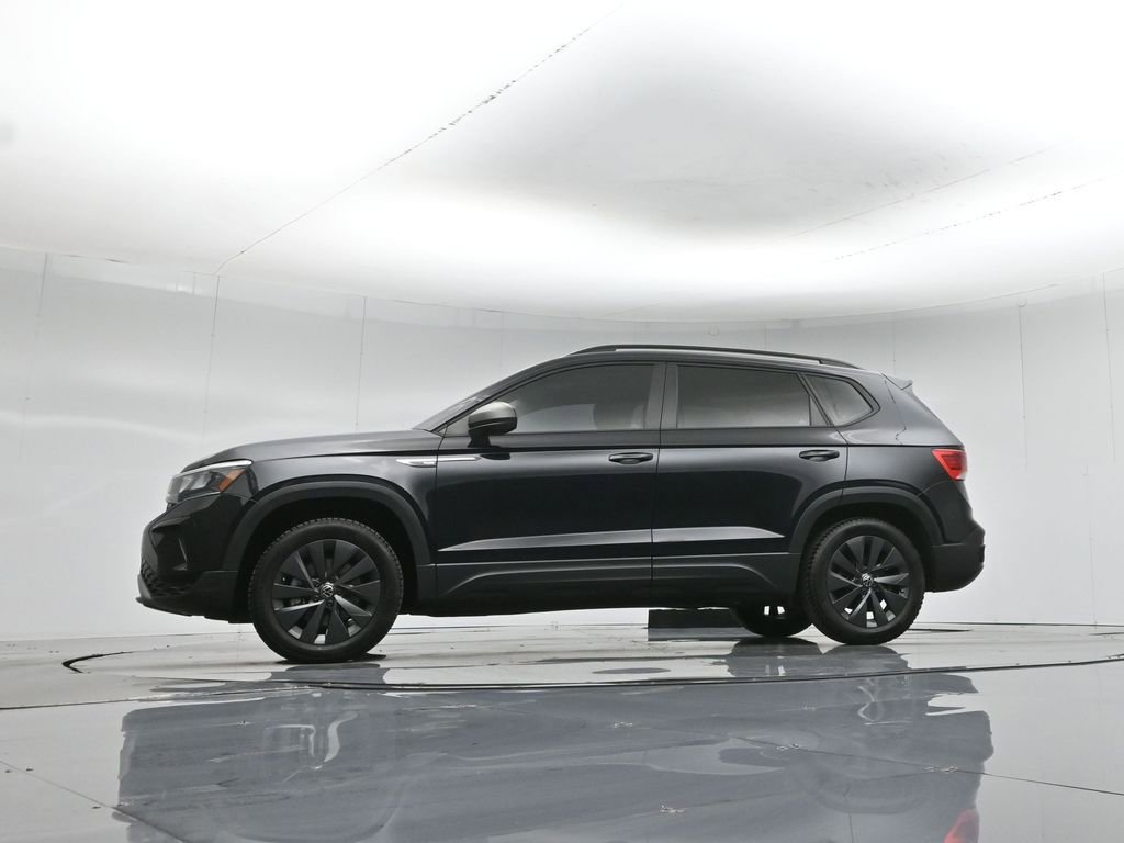 Used 2022 Volkswagen Taos S image 8