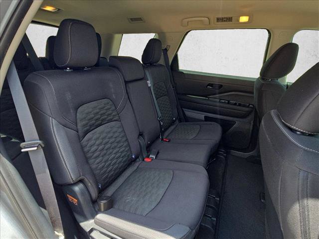 Used 2024 Nissan Pathfinder S FWD image 19