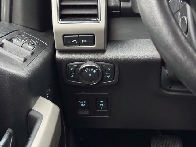 Certified 2018 Ford F150 Lariat w/ Equipment Group 502A Luxury AWD/4WD image 32