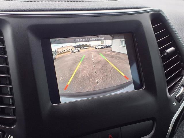 Used 2020 Jeep Cherokee Latitude Plus FWD image 6