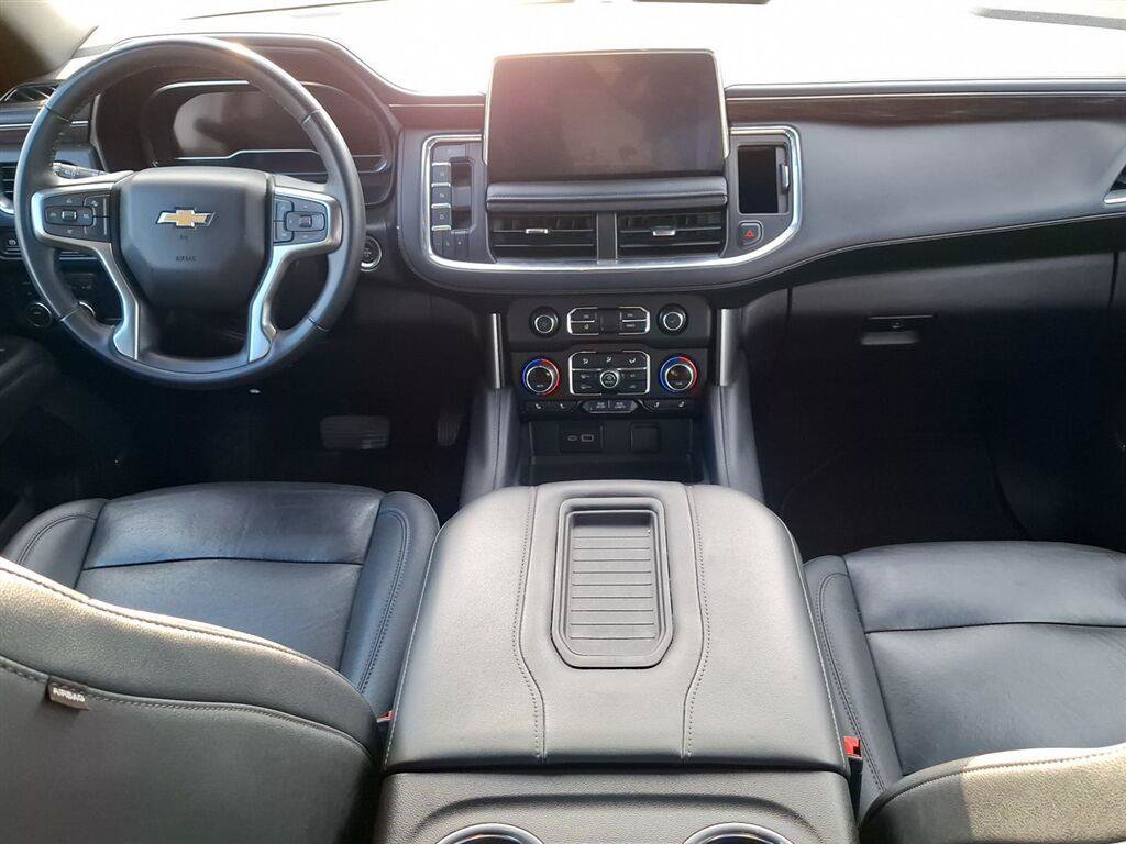 Used 2024 Chevrolet Suburban LT AWD/4WD image 36