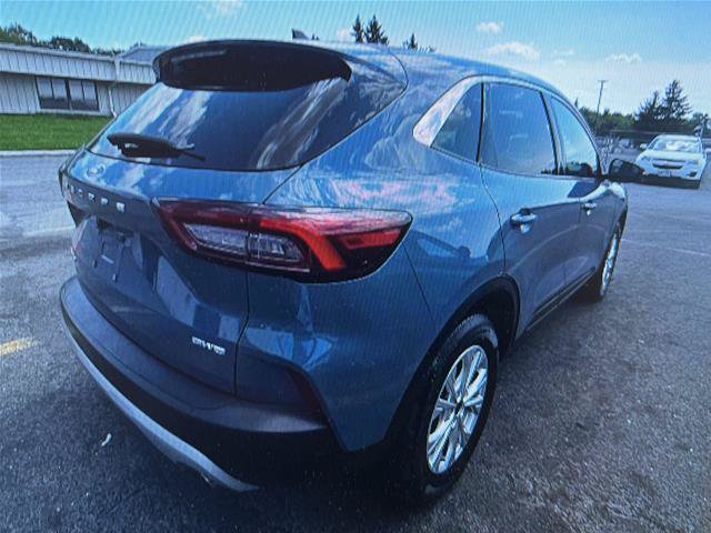 Certified 2023 Ford Escape Active AWD/4WD image 2