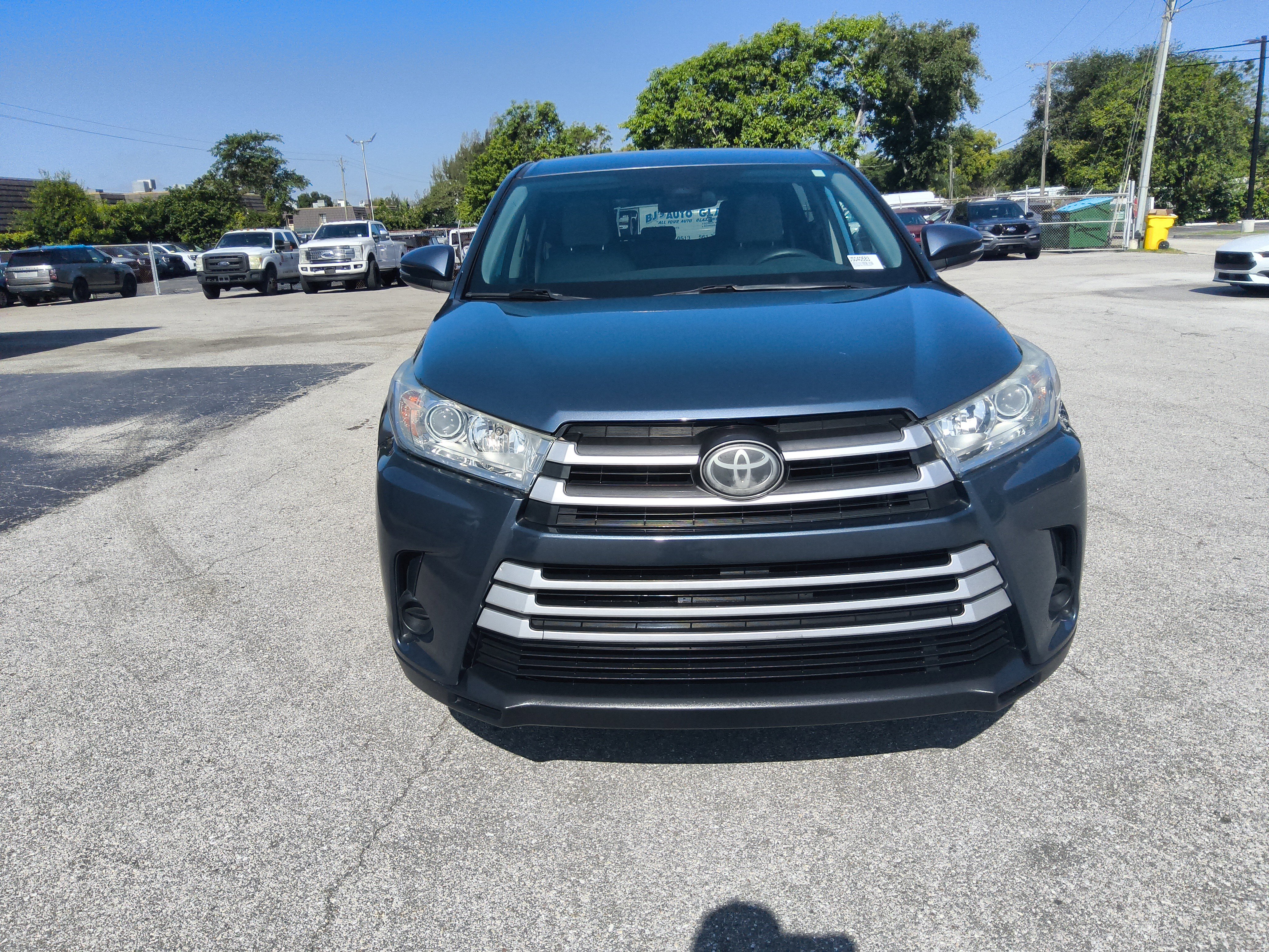 Used 2018 Toyota Highlander LE FWD image 9