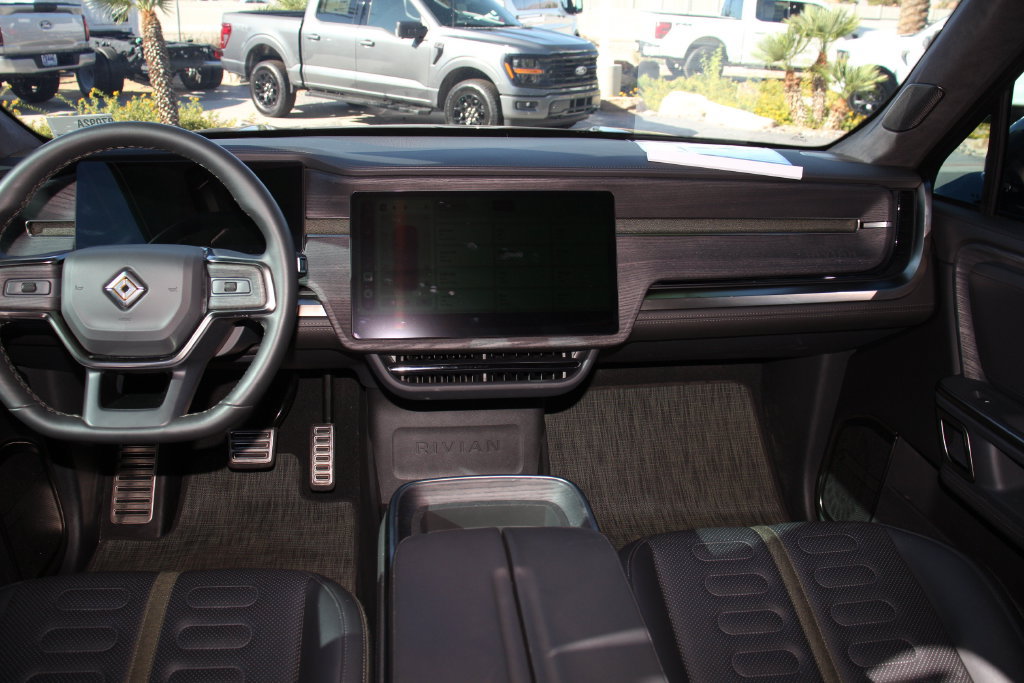 Used 2024 Rivian R1T Adventure Dual AWD/4WD image 19