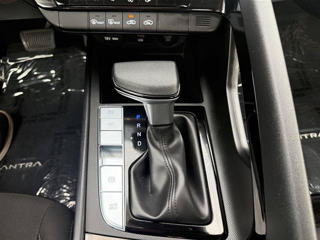 Used 2025 Hyundai Elantra Hybrid FWD image 25