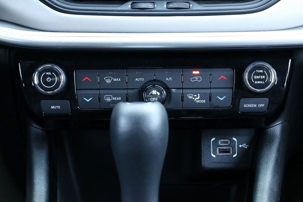 Used 2025 Jeep Compass Limited AWD/4WD image 28