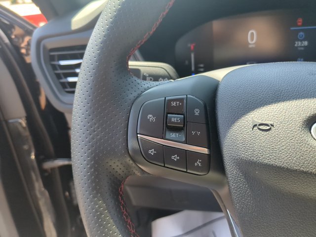 Certified 2024 Ford Escape ST-Line w/ Tech Pack #1 AWD/4WD image 18