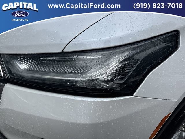 Used 2022 Chevrolet Traverse LT FWD image 11