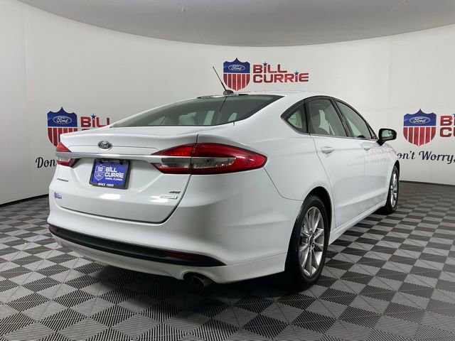 Certified 2017 Ford Fusion SE image 3