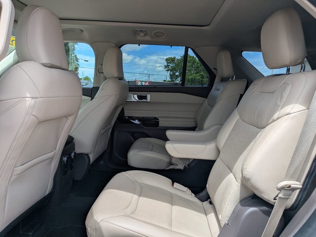 Certified 2022 Ford Explorer Platinum w/ Equipment Group 601A AWD/4WD image 14