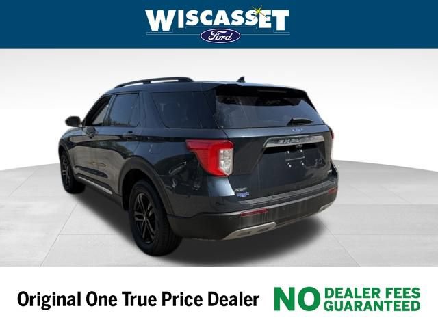 Certified 2022 Ford Explorer XLT w/ Equipment Group 202A image 3