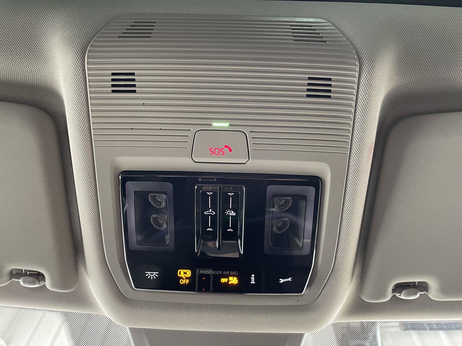Used 2024 Volkswagen Atlas Peak Edition SEL AWD/4WD image 32