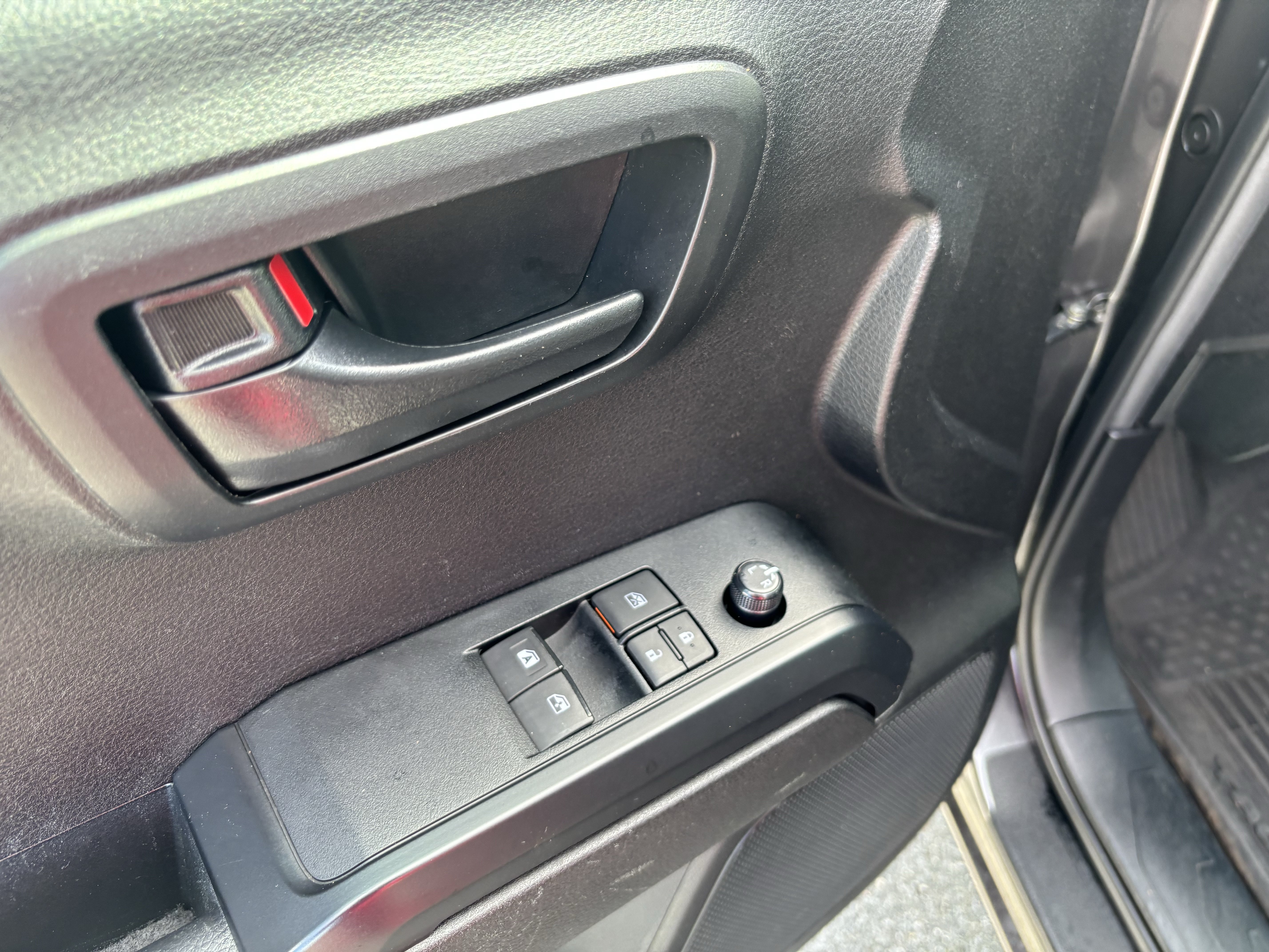 Used 2022 Toyota Tacoma SR AWD/4WD image 14