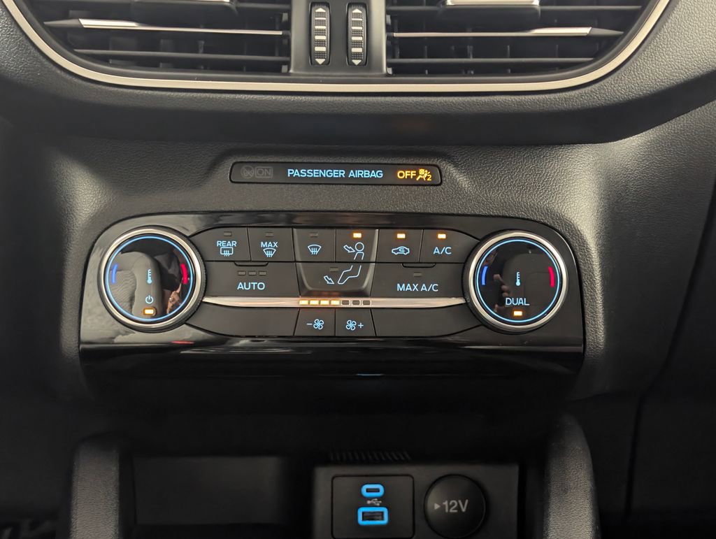 Certified 2022 Ford Escape SE w/ Convenience Package FWD image 16