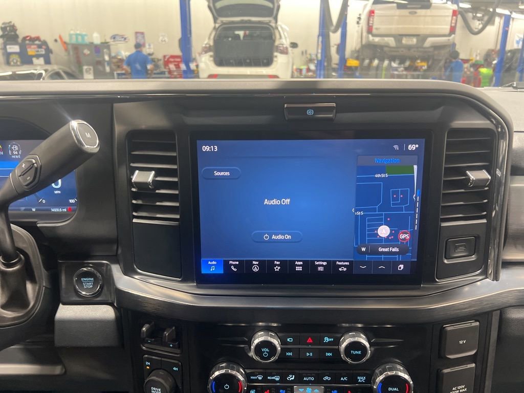 Certified 2025 Ford F350 Lariat w/ Camper Package image 16