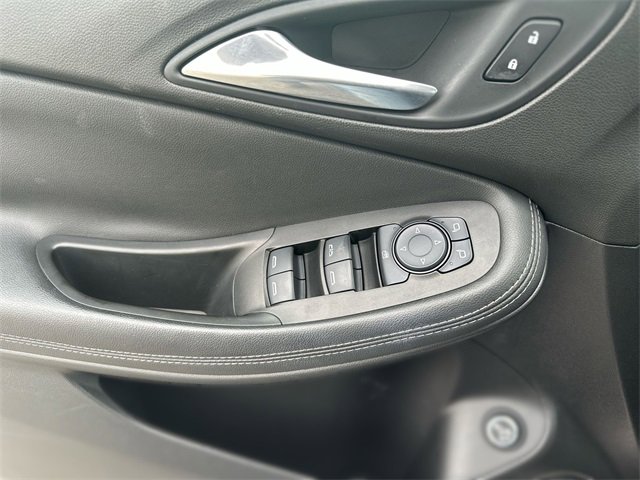 Used 2021 Buick Encore GX Select image 14