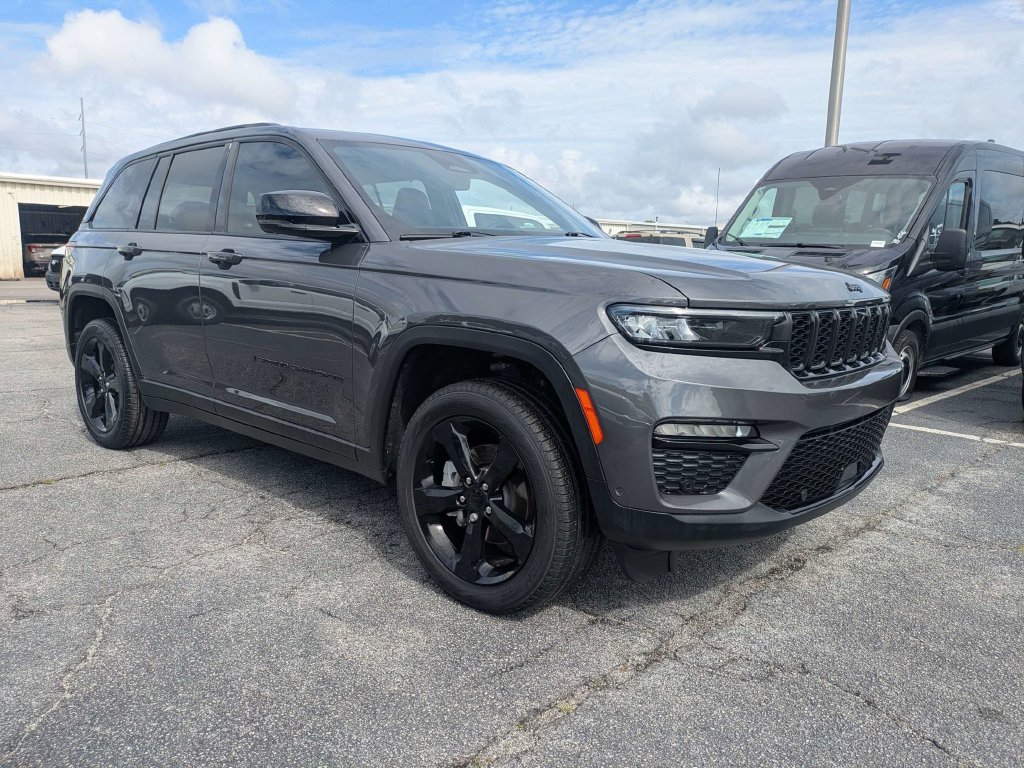 Used 2025 Jeep Grand Cherokee Limited w/ Luxury Tech Group II