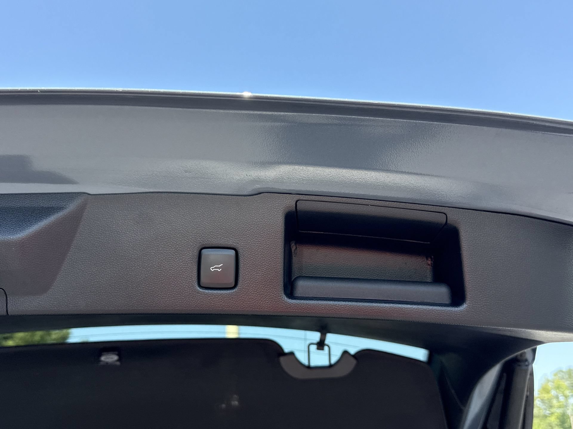 Certified 2025 Ford Escape SE FWD image 18