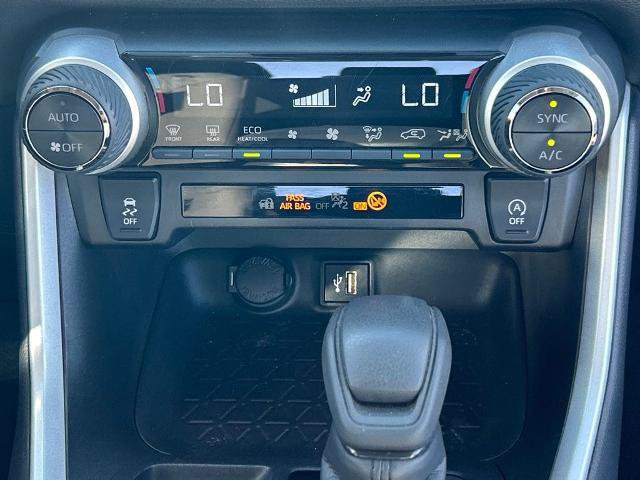 Used 2025 Toyota RAV4 XLE FWD image 15
