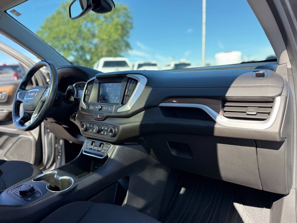 Used 2020 GMC Terrain SLE w/ Driver Convenience Package FWD image 15