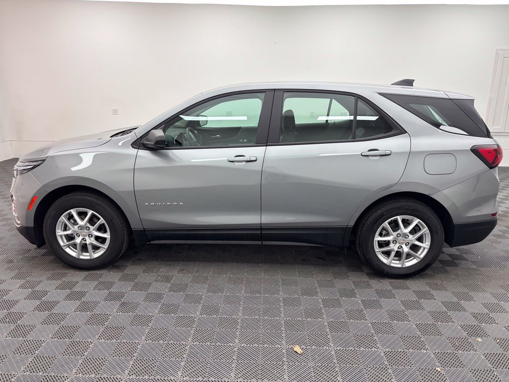 Used 2024 Chevrolet Equinox LS FWD image 10